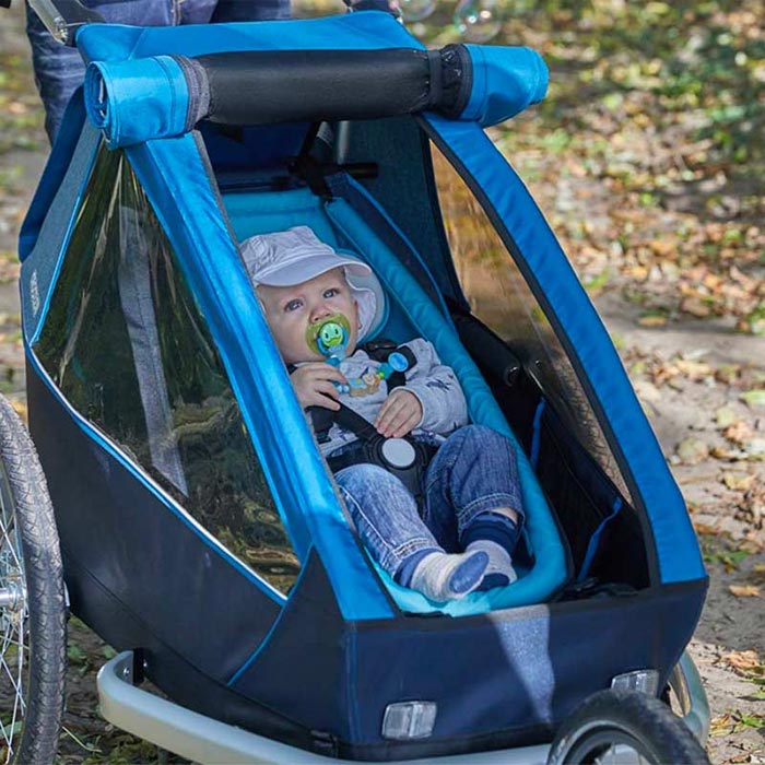 Remorque vélo bébé : nos conseils pour faire monter bébé à bord. - Les  Petits Baroudeurs