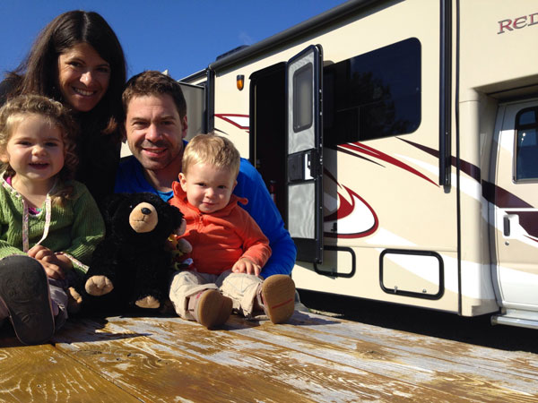 10 Raisons De Voyager En Camping-Car Avec Des Enfants - Les Petits  Baroudeurs