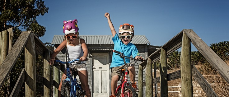 Le casque vélo est obligatoire pour les enfants de moins de 12 ans - Les  Petits Baroudeurs