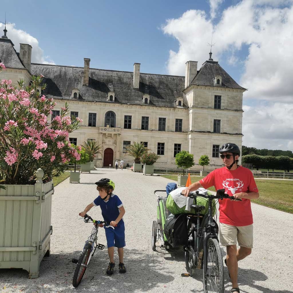 Le canal de Bourgogne à vélo en famille - Vie de château à vélo