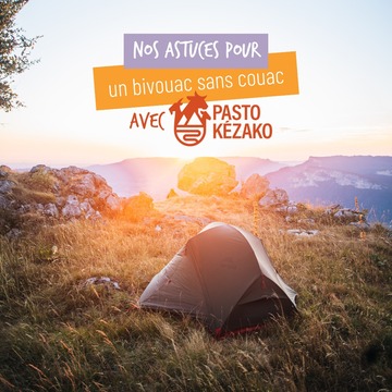 Dormir sous la tente, s’émerveiller devant le lever du soleil, croiser des vaches et des moutons... chez les Petits Baroudeurs, on adore bivouaquer et on sait que vos petits aventuriers aussi !

D'ailleurs, nous sommes de plus en plus nombreux à pratiquer, ce qui peut conduire à certaines problématiques.
🐑 la cohabitation avec les troupeaux : ils sont mobiles, si bien qu’il n’est pas rare
au lever du jour, que l’endroit choisi pour son campement se retrouve en plein milieu
des bêtes. Cela peut les déranger mais aussi être dangereux pour vous et vos enfants
 🌱 l'impact sur l’herbe : le piétinement répété et les feux de camp rendent l’herbe inutilisable temporairement, voir parfois même sur plusieurs saisons.
🍌 les pollutions humaines : les déchets oubliés (emballages, épluchures, papier toilette...) peuvent causer la mort des animaux (domestiques et sauvages) et polluent tout simplement la nature. Les besoins naturels aussi peuvent transformer les lisières et les abords de chalets en toilettes à ciel ouvert

Alors avec @pastokezako, on vous partage quelques astuces pour respecter la nature, ses animaux et les personnes qui y travaillent ! On vous laisse les découvrir en swipant sur la gauche !

🦊Pensez à enregistrer le post comme mémo pour votre prochaine sortie..

Et vous, quelles sont vos astuces pour bivouaquer sans couac ? 😉

📷crédit photos : ©Pasto-Kezako

#barouderenfamille #outdoorkids #outdoorfamily